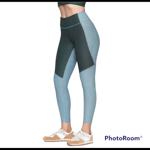 Bundle Outdoor Voices 7/8 Two-Tone Leggings - Picture 8 of 9